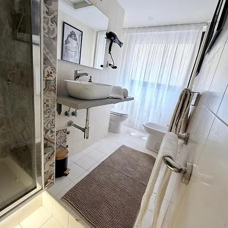 Mt Luxury * Rom